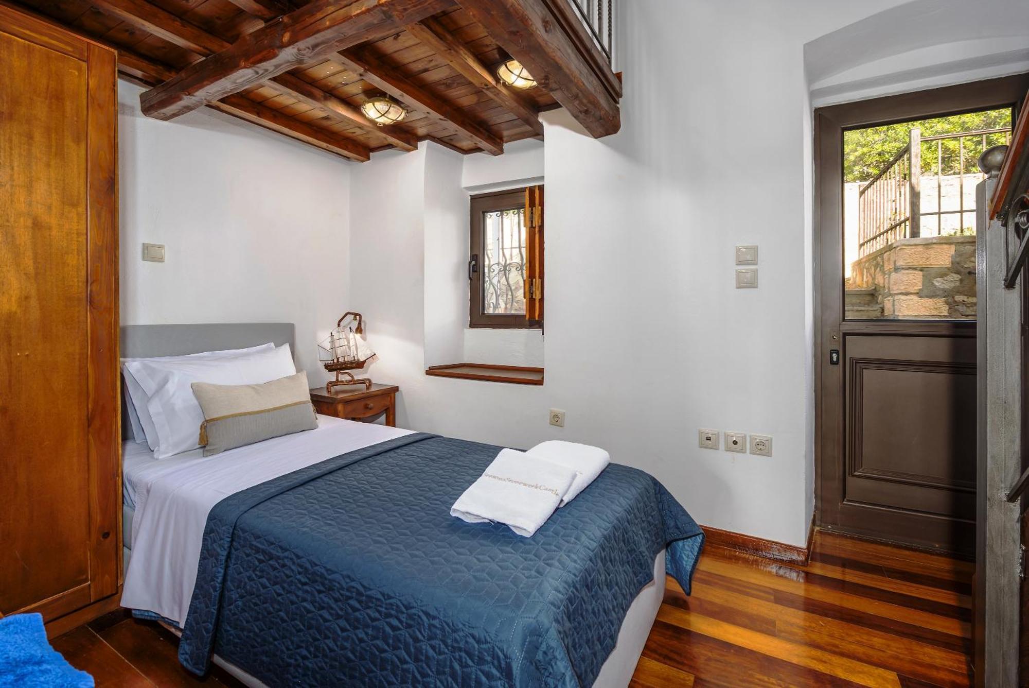 Villa Four Seasons Stonework Castle Lagonisi Exterior foto