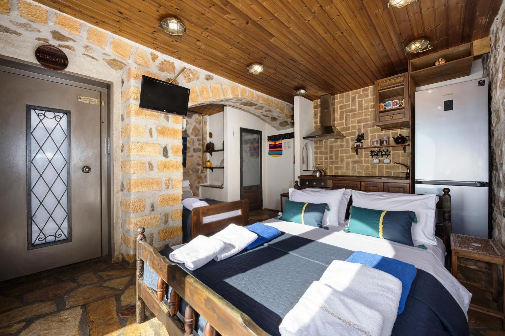 Villa Four Seasons Stonework Castle Lagonisi Exterior foto