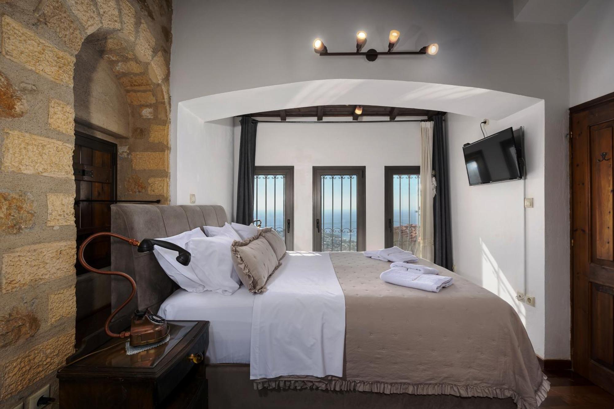 Villa Four Seasons Stonework Castle Lagonisi Exterior foto