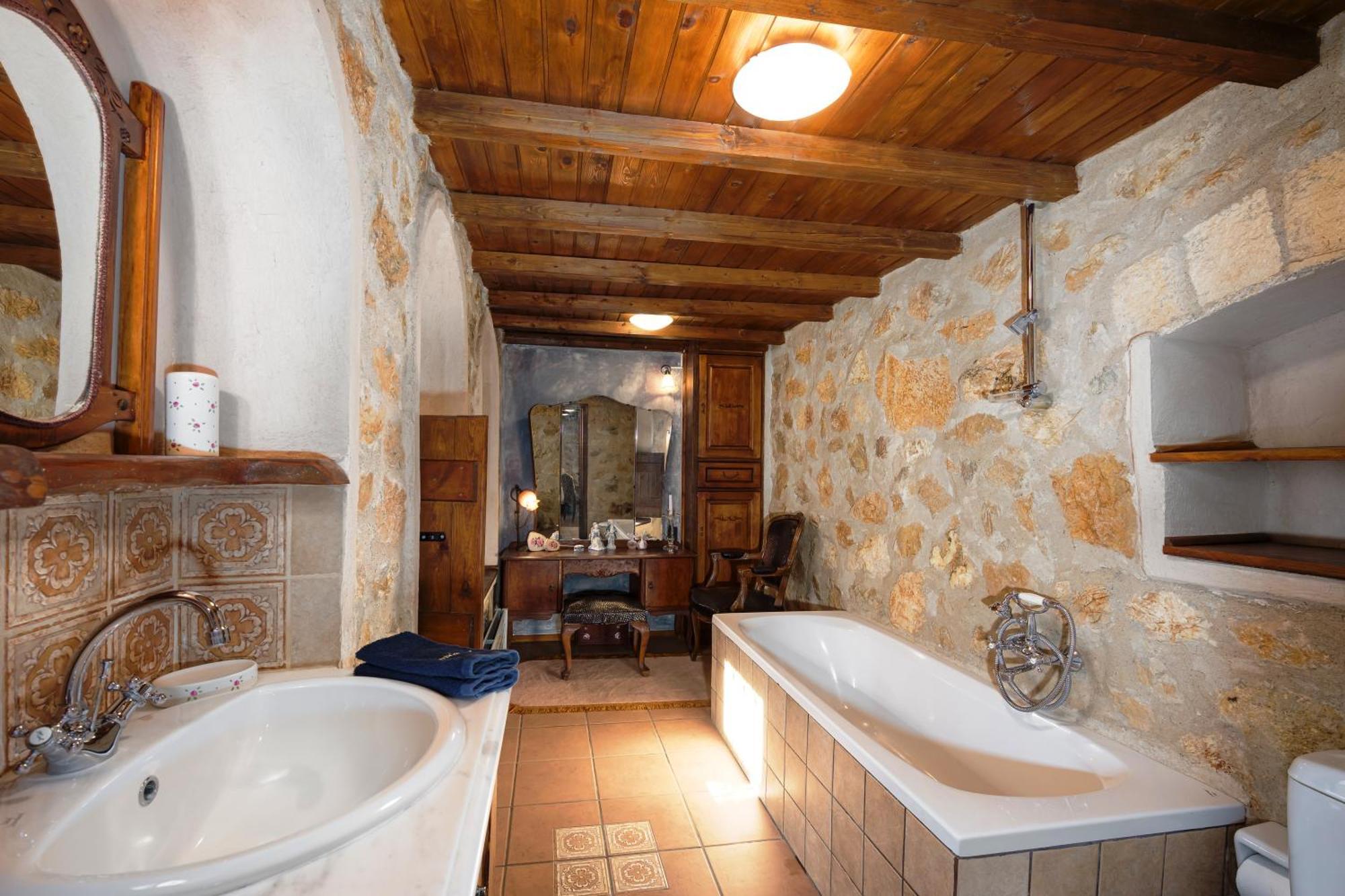 Villa Four Seasons Stonework Castle Lagonisi Exterior foto
